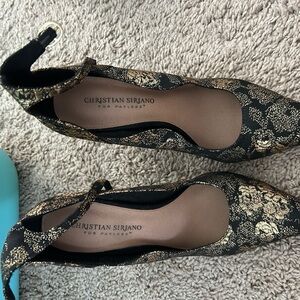 bunch of very new heels. All of them barely worn maybe once or twice